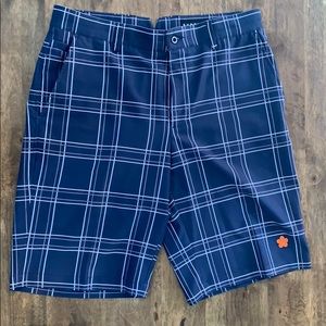 Men’s golf shorts